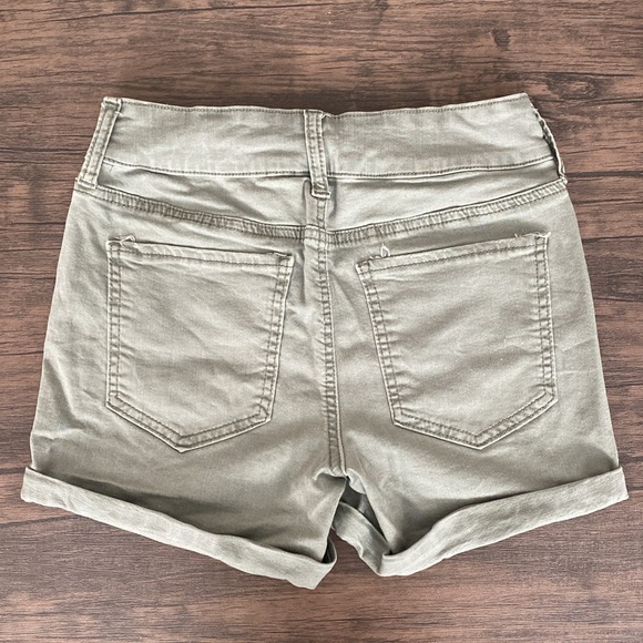 SO Green Midi shorts - Picture 3 of 6
